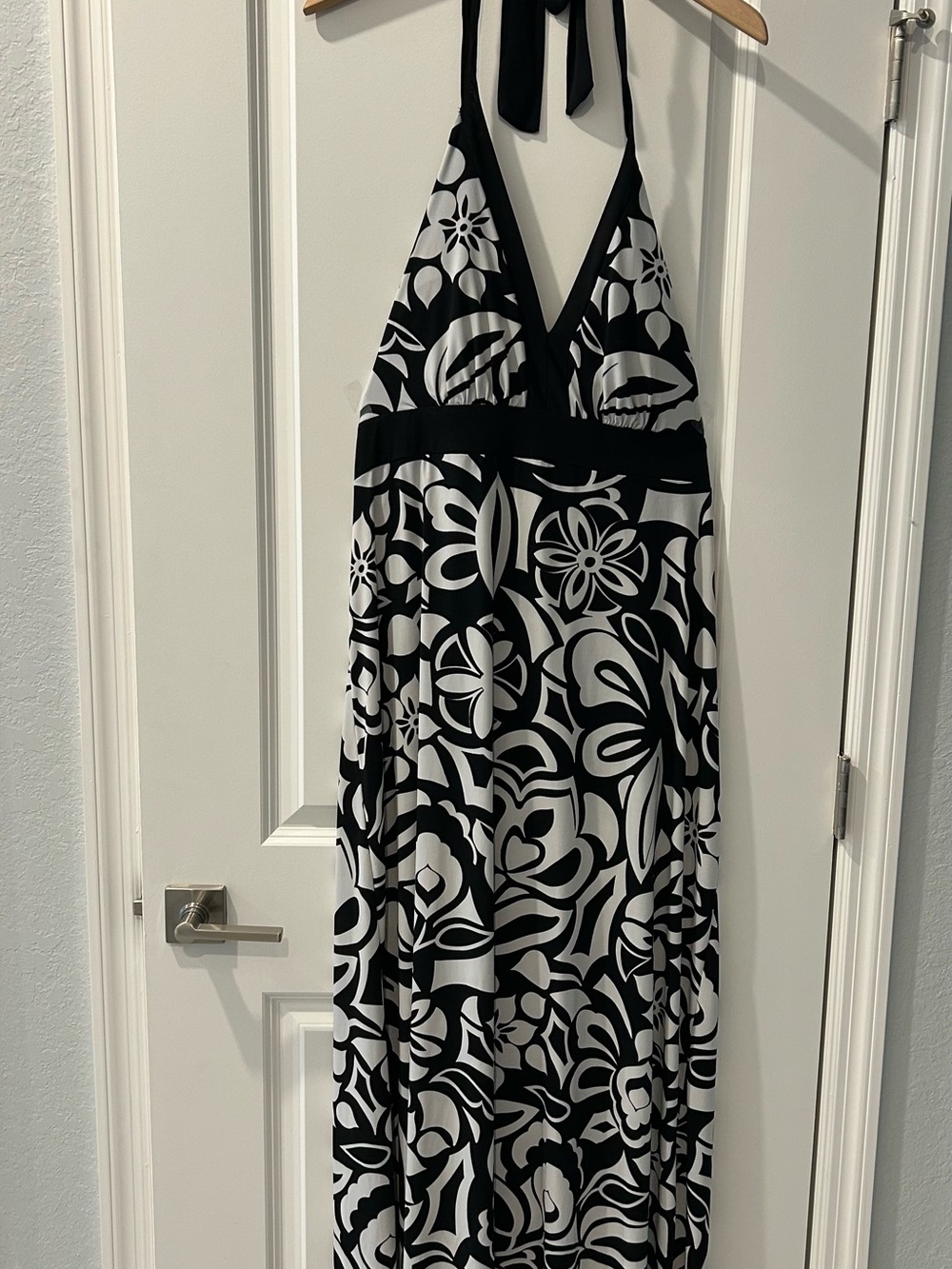Enfocus Studio Black & White Floral Halter Maxi Dress